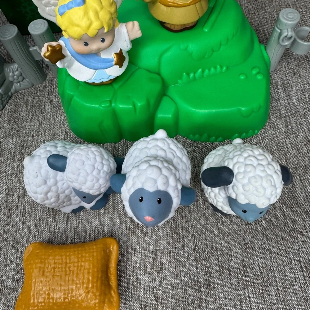 Fisher-Price Little People Lil Shepherds Nativity Set Angel Sheep Well W6146